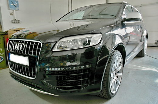 Audi-Q7-Alpine-1.JPG